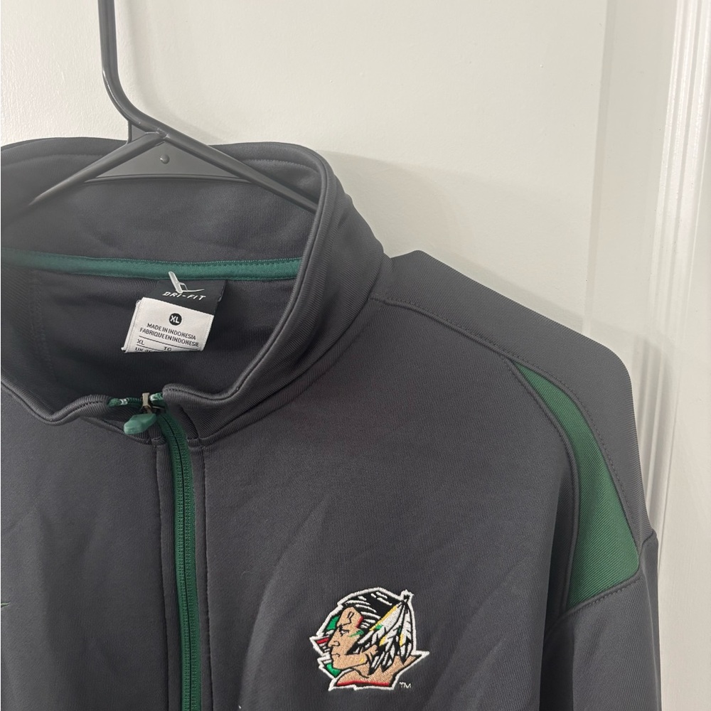 Nike Dark Gray and Green Athletic Jacket Dakota Fighting Sioux - Picture 3 of 8